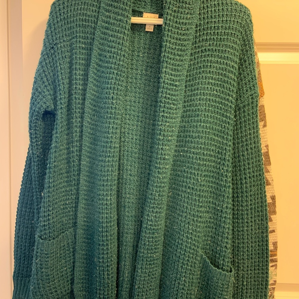 Sweaters - Picture 2 of 8